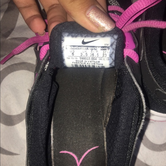 Nike memory foam running shoes - Picture 2 of 3