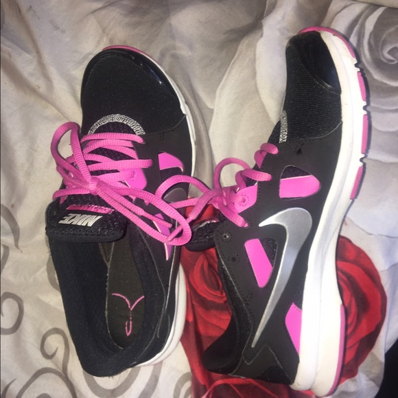 Nike memory foam running shoes - Picture 3 of 3