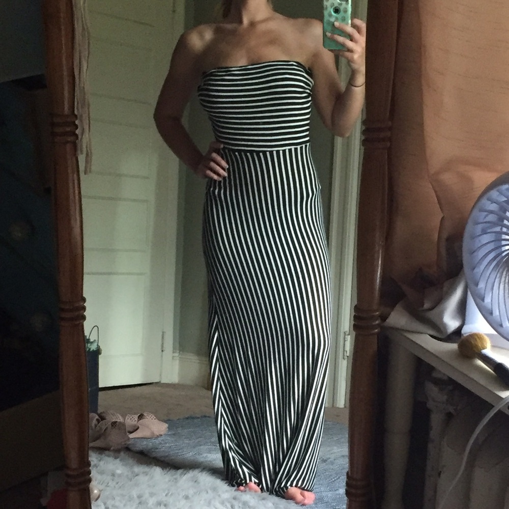 Monteau LA Medium striped maxi dress!