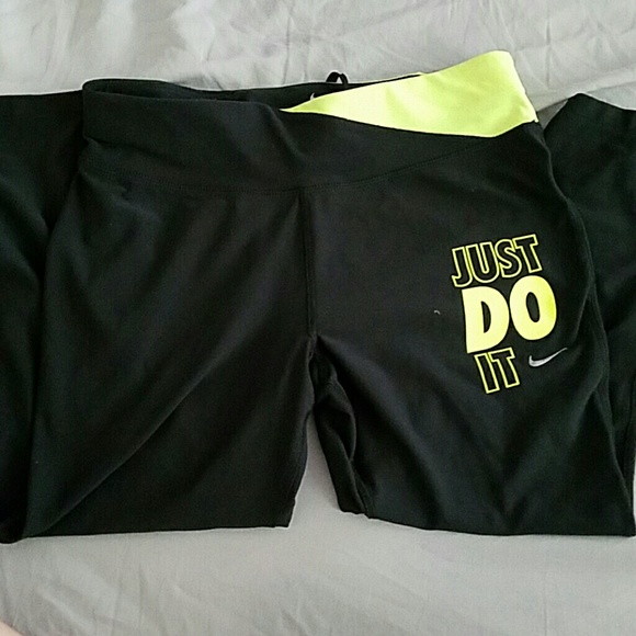 Nike reflective running capris