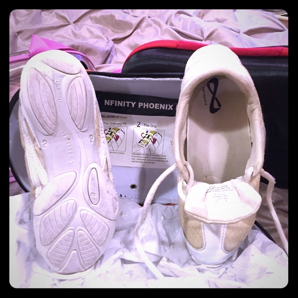 Nfinity Phoenix Cheer Sneakers Sz 7 w/case
