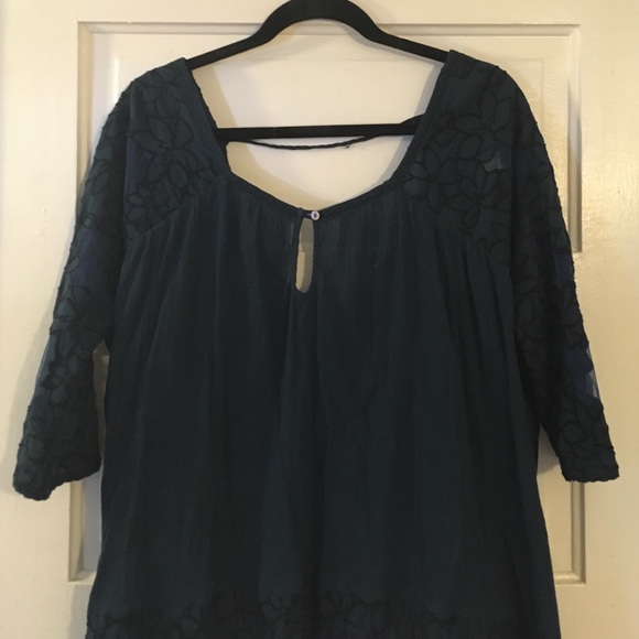 Free People Tops - Good condition Free People flowy shirt