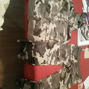 New york and company jumpsuit  camo
