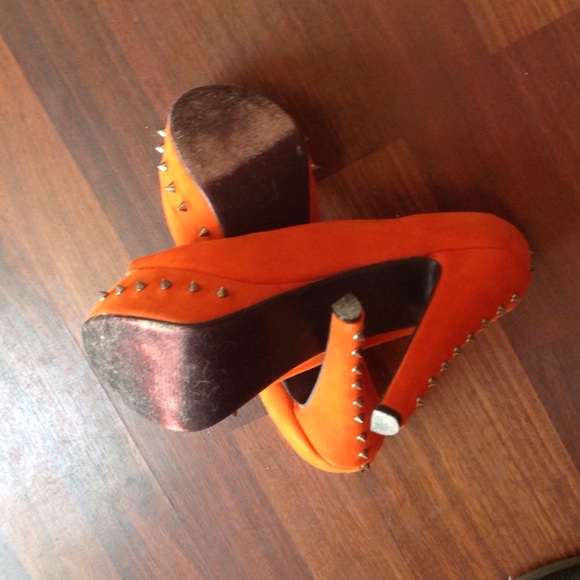 🔴 Heels - Picture 4 of 4