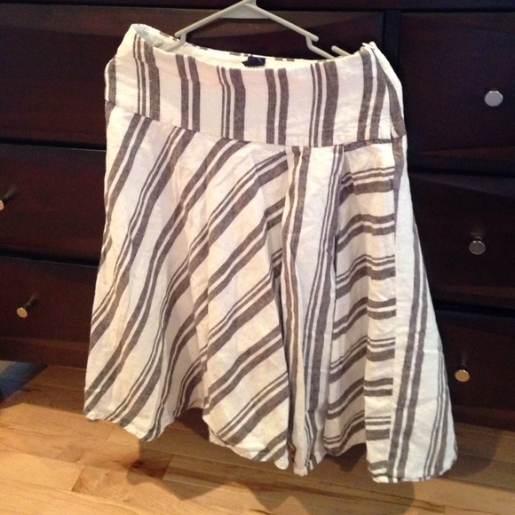 Gap skirt size 2