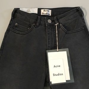acne studios hang tag