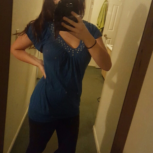 FINAL SALE! Flattering Blue top