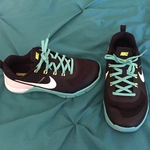 Nike - cross training shoes