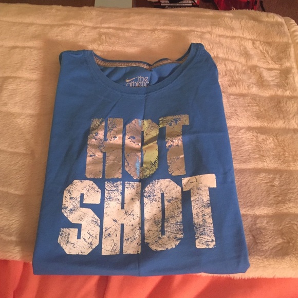 Nike - "Hot Shot" graphic t-shirt