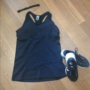 Calia by Carrie Underwood lace detail tank