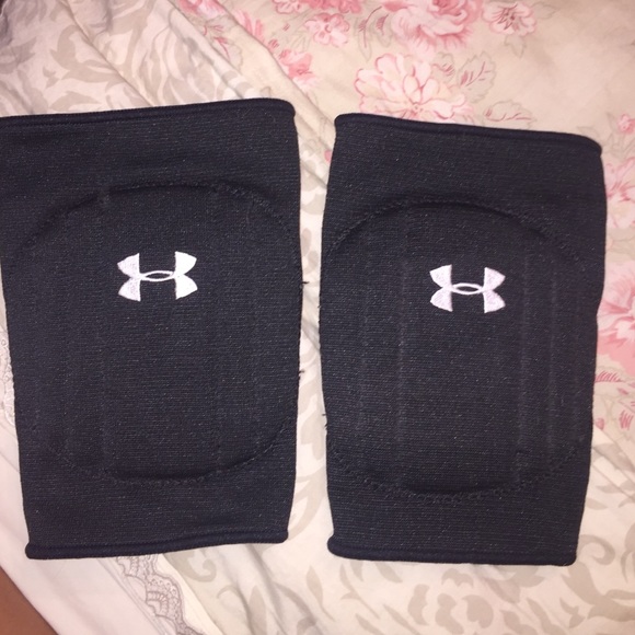 Under armor knee pads