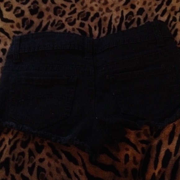 Shorts - Picture 3 of 3