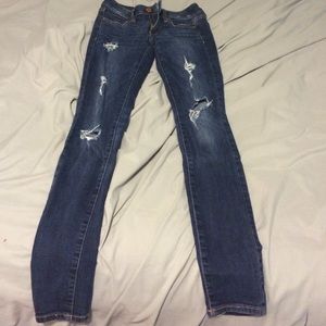 American eagle distressed skinny jeggings size 2