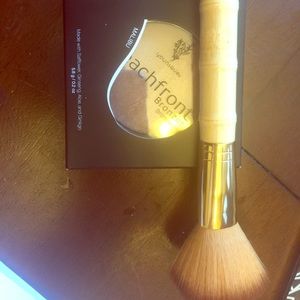 Younique Bronzer& Bamboo Brush