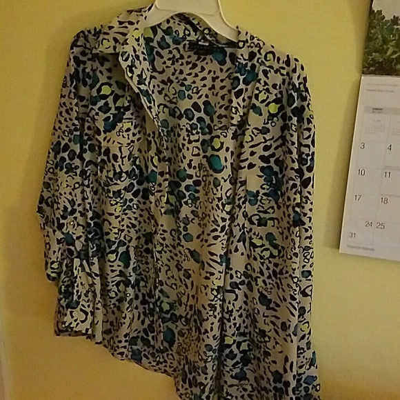 Long sleeve cheetah bottom up blouse shirt