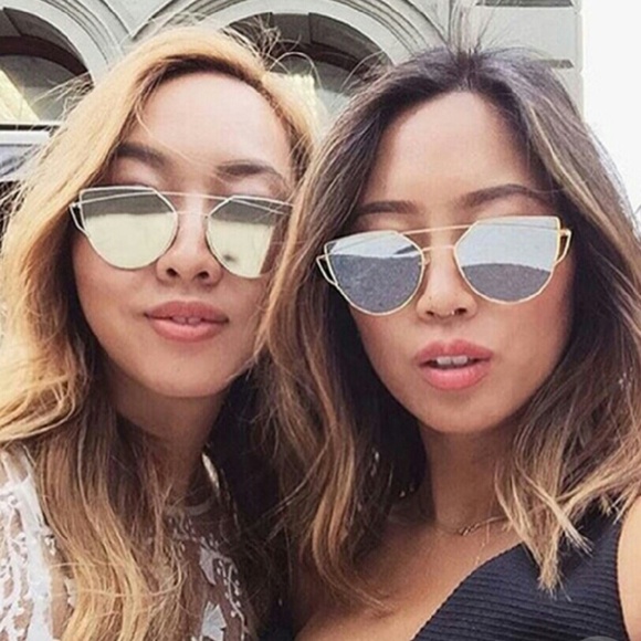 LAST ONE! Rose Gold Mirrored Cat Eye Sunglasses - Picture 4 of 4