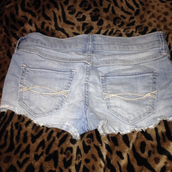 Shorts - Picture 2 of 3