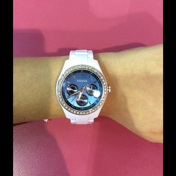 SOLD White fossil watch - Picture 1 of 4