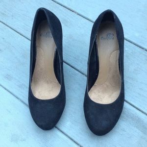 Faux suede black heels