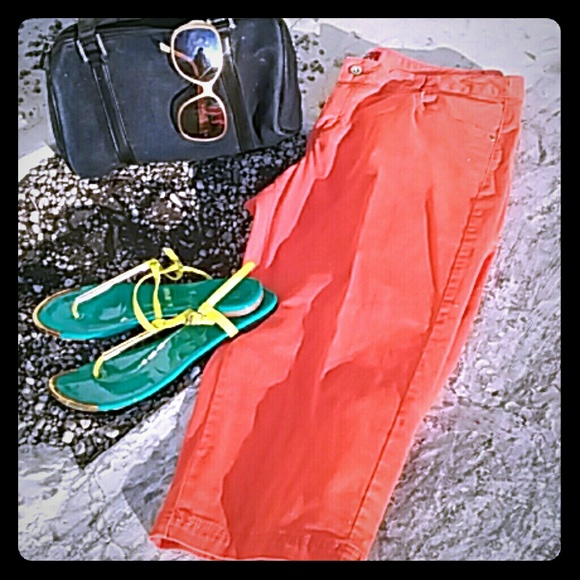 Capri pants