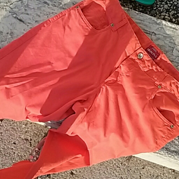 Capri pants - Picture 2 of 2