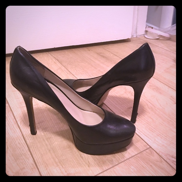 Nine West black platform pumps size 8