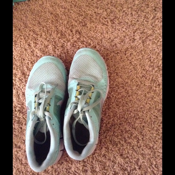 Nikes mint