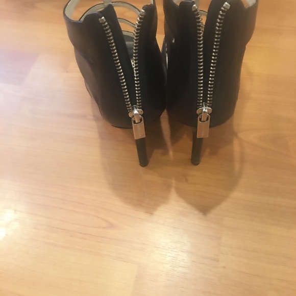 Michael Kors shoes - Picture 2 of 4