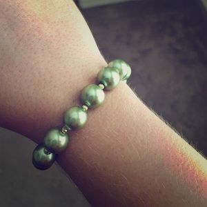 Green pearl bracelet