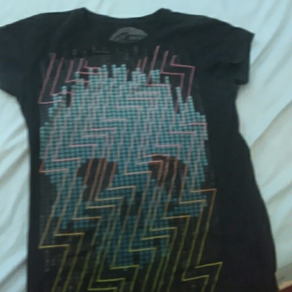 Black Tee