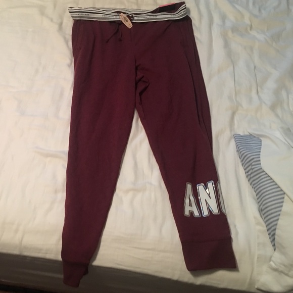 NEW TAGS ON VICTORIA'S SECRET JOGGERS