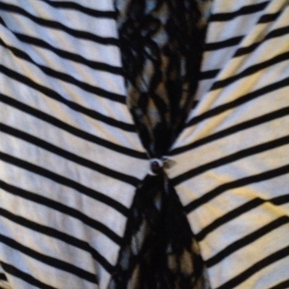 Tshirt - Picture 3 of 4