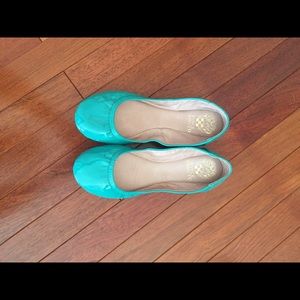 NEVER WORN teal Vince Camuto Ellen flats - size 7