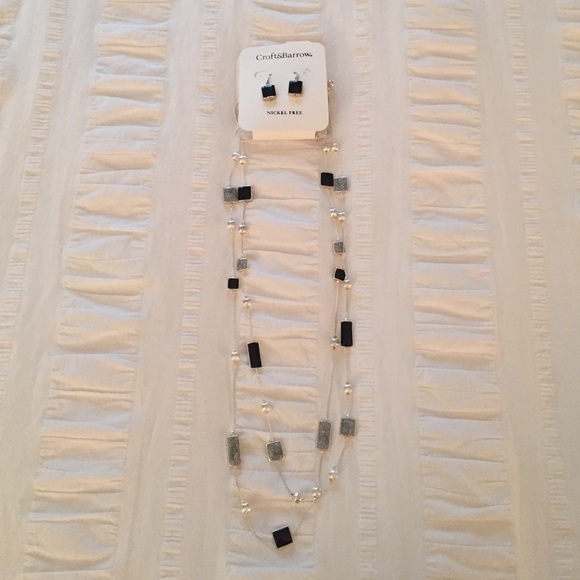 Necklace & earring set!