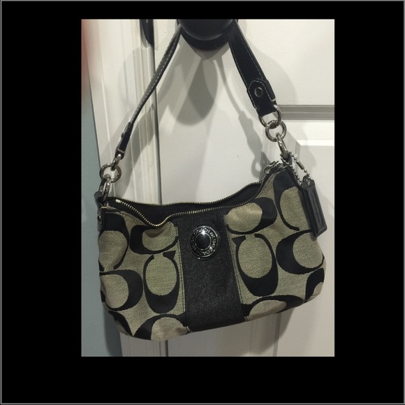 Adorable small coach bag ! Black and silver