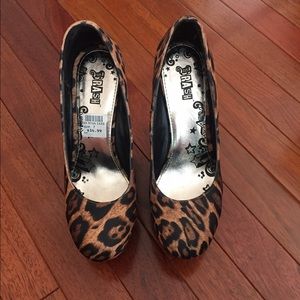 Leopard wedges, size 7
