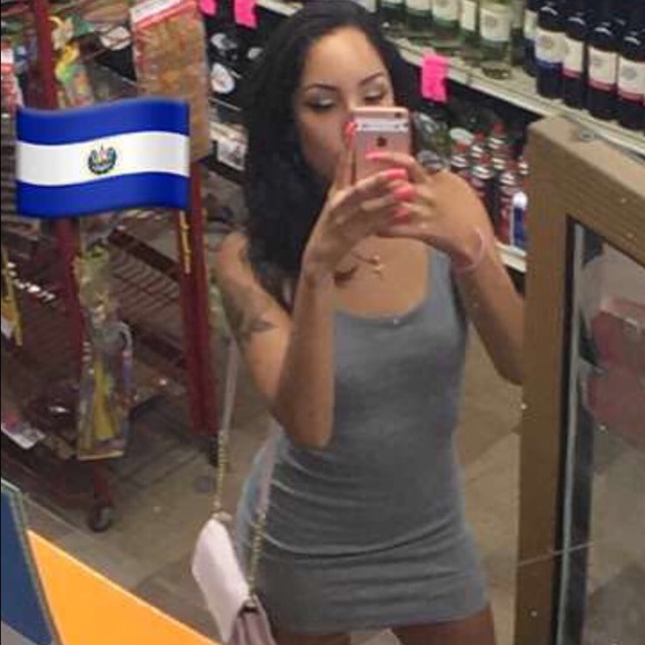 Meet your Posher, Emely - Picture 1 of 1
