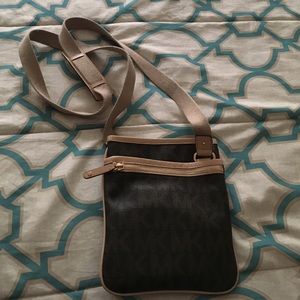 Michael kors crossbody
