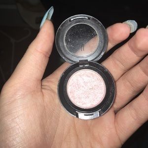 mac single eyeshadow