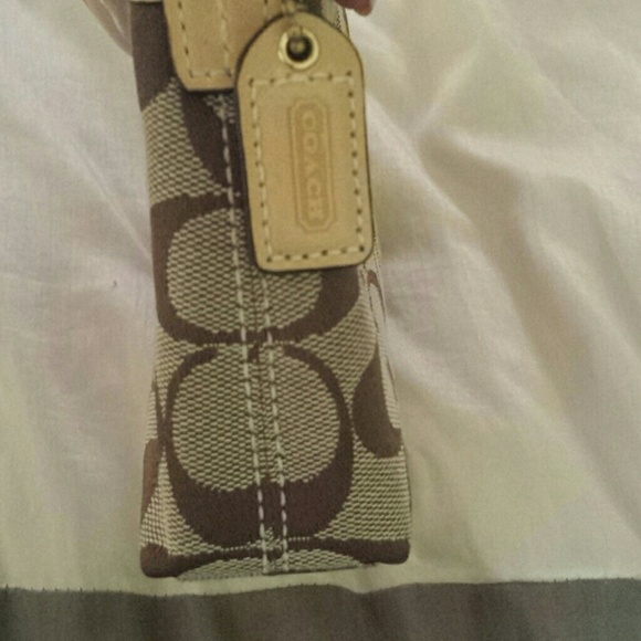 Coach wristlet - Picture 2 of 3