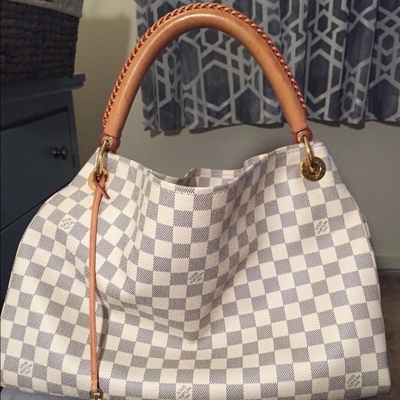 Louis Vuitton - Artsy GM