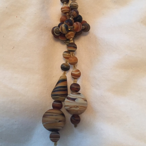Neutral Stone Necklace - Picture 2 of 2