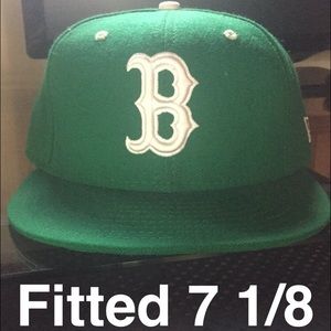 Fitted Boston hat