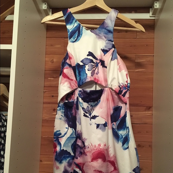 LF watercolor cutout dress - Picture 3 of 3