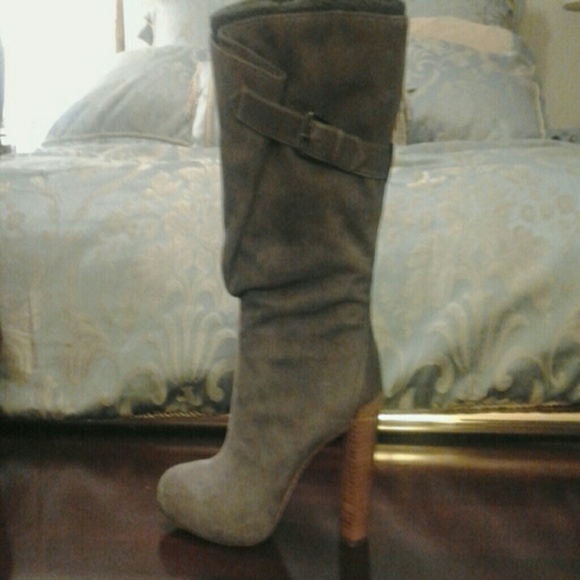 Womens boots never worn