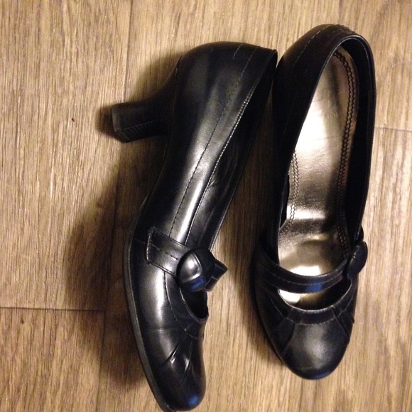 Mary Jane Heels - Picture 2 of 4