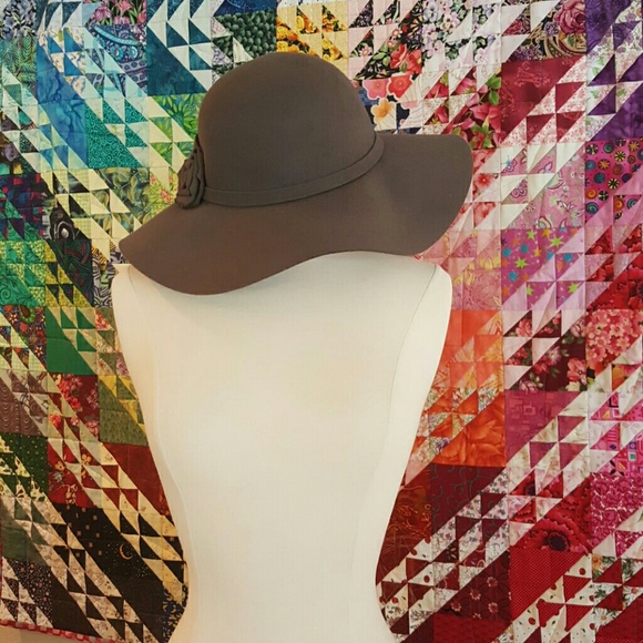 Wool Felt Floppy Hat