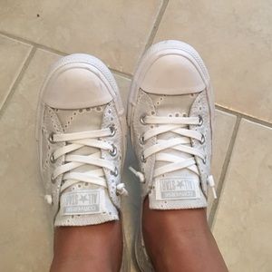 White eyelet converse