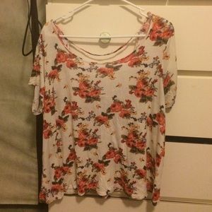 ‼️ FOREVER 21 FLORAL TOP ‼️