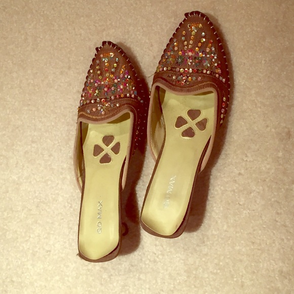 Gorgeous hand beaded tan kitten slip on sandals